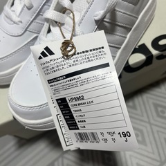 adidasスニーカー19の画像