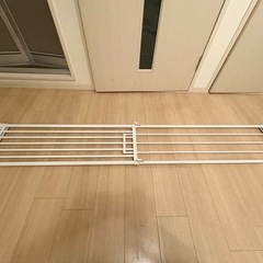 【差し上げます】突っ張りラック２つの画像