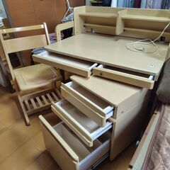 子ども学習机セットの画像