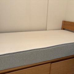 無印良品オーク材ベッドフレーム収納付き　6/23までの画像