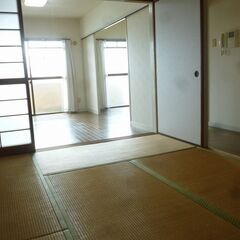 須賀ハイツ502号 2DK【4.3万円】室内洗濯機置き場。全部屋に照明器具あります。 − 愛媛県