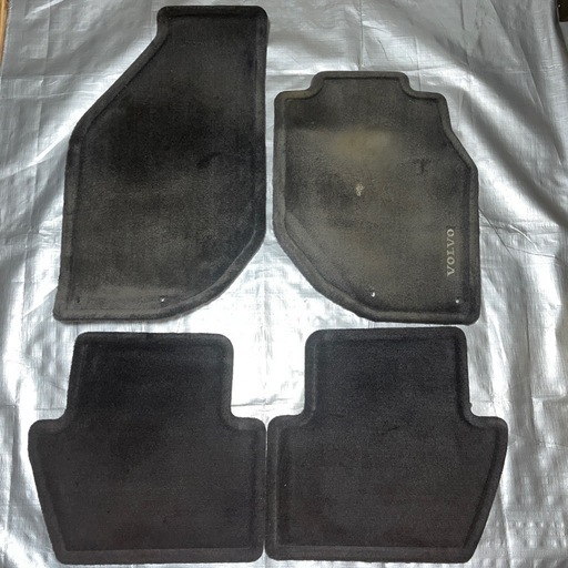 VOLVOボルボ850純正 フロアマット 右ハンドル車 4分割 1台分 5154961