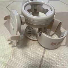 【値下げしました】バンボ、ベビーカー取付ドリンクホルダー、おもちゃ2種の画像