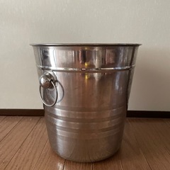 ワインクーラー&シャンパングラス&teaポットの画像