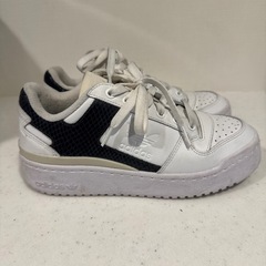 adidas フォーラムボールドの画像