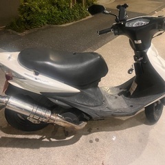 スズキ アドレスV125s ホワイトの画像