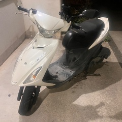 スズキ アドレスV125s ホワイトの画像