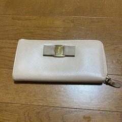フェラガモ　長財布