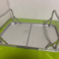 【値下げ！】折りたたみ式／ミニアルミテーブル(収納袋付き)の画像