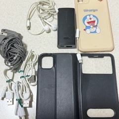 iPhoneグッズ18点、iPhoneケース、イヤホンなど