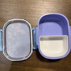 お弁当箱の画像