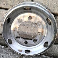 大型車　トラック8穴　ステンレス製ホイールライナー中古品　片側１つの画像