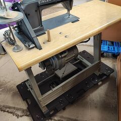 SINGER 491JX-31 工業用ミシン HITACHIクラッチモーター付き 卓上型 ジャンク品 引取限定 羽曳野市の画像