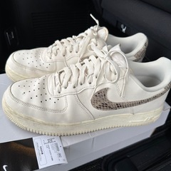 
NIKE WMNS AIR FORCE1 .07 Phantom 27.5cmの画像