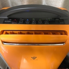 シャープ除湿機　プラズマ　　　　　　　　　　　　　　シャープ除湿機プラズマクラスター空気清浄器機能エアコン機能装備の画像