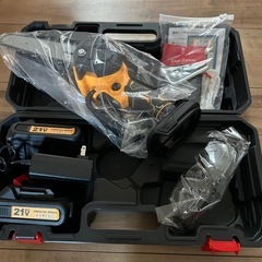 新品 チェーンソー 充電式 小型 ハンディ DIY 剪定 園芸 オイル不要の画像