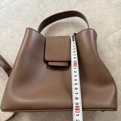 ハンドバッグ ショルダーバッグ くすみカラー の画像