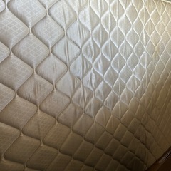 ダブルベッドの画像