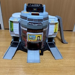 トミカ ぐるっと変形！DXポリスステーションの画像