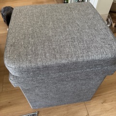 【無料であげます】背もたれ付き収納スツールの画像