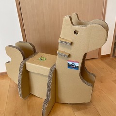 　ベビー　幼児　段ボール木馬の画像