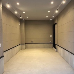 電動シャッター付きガレージ【入居者募集】 − 愛知県