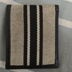 バーバリー　２つ折り財布　使用感ありの画像