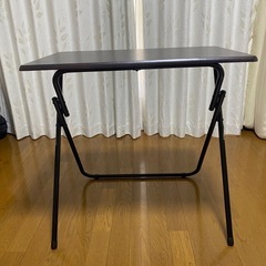 ニトリ　軽量・折りたたみデスク　　の画像