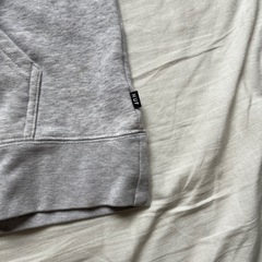 ☆HUF☆ バスケ 刺繍 パーカー Lサイズ グレー　フーディー　ストリートの画像