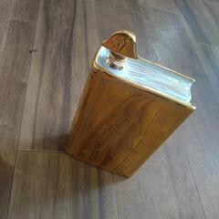 【空瓶】ナポレオンコニャック、ゴールドブック型の画像