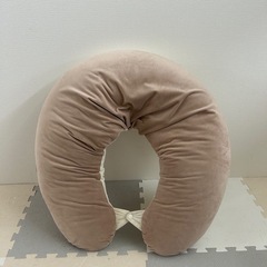 エールべべ 授乳クッション