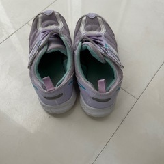 子供スニーカーの画像