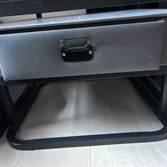ガラスのテーブルの画像