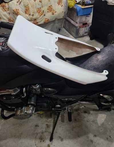 nc39 spec3 , nc42前期　ハネテールカウル（穴有り）