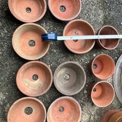 小さな植木鉢の画像