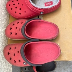 crocs サンタルの画像