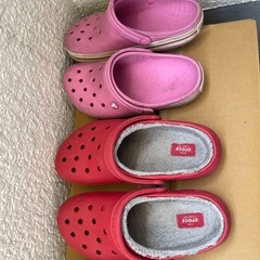 crocs サンタルの画像