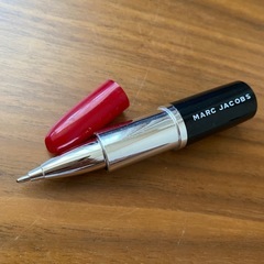 MARC JACOBS リップスティック型ボールペンの画像