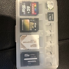 SDカード4点　ケース付きの画像