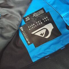 ROXY、QuickSilver女子スキーウエアの画像