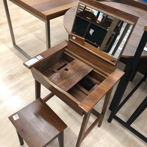 アクタスドレッサー