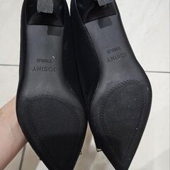 【美品】JOSINY ブラック ポインテッドトゥパンプスの画像