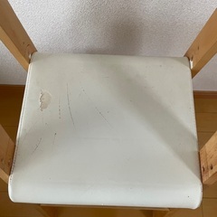 高さが変えられるキッズチェアの画像