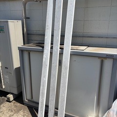2×4 木材 3本 多分2mくらい