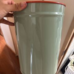 ゴミ箱（それなりに使用感あり）