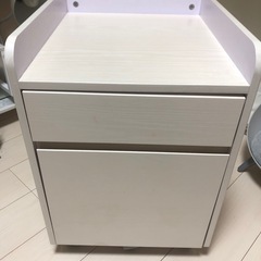 キャスター付き　収納　デスク下