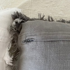 (ZARAHOME)クッション2つの画像