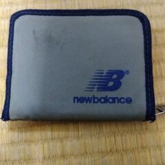 ニューバランス　ラウンドファスナー　カード入れ　札入れ