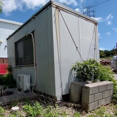 プレハブ　4ｍ×2.4ｍ　高さ2.6ｍ　トンブロック等いろいろ付きの画像