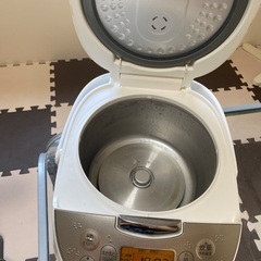 TOSHIBA 炊飯器の画像